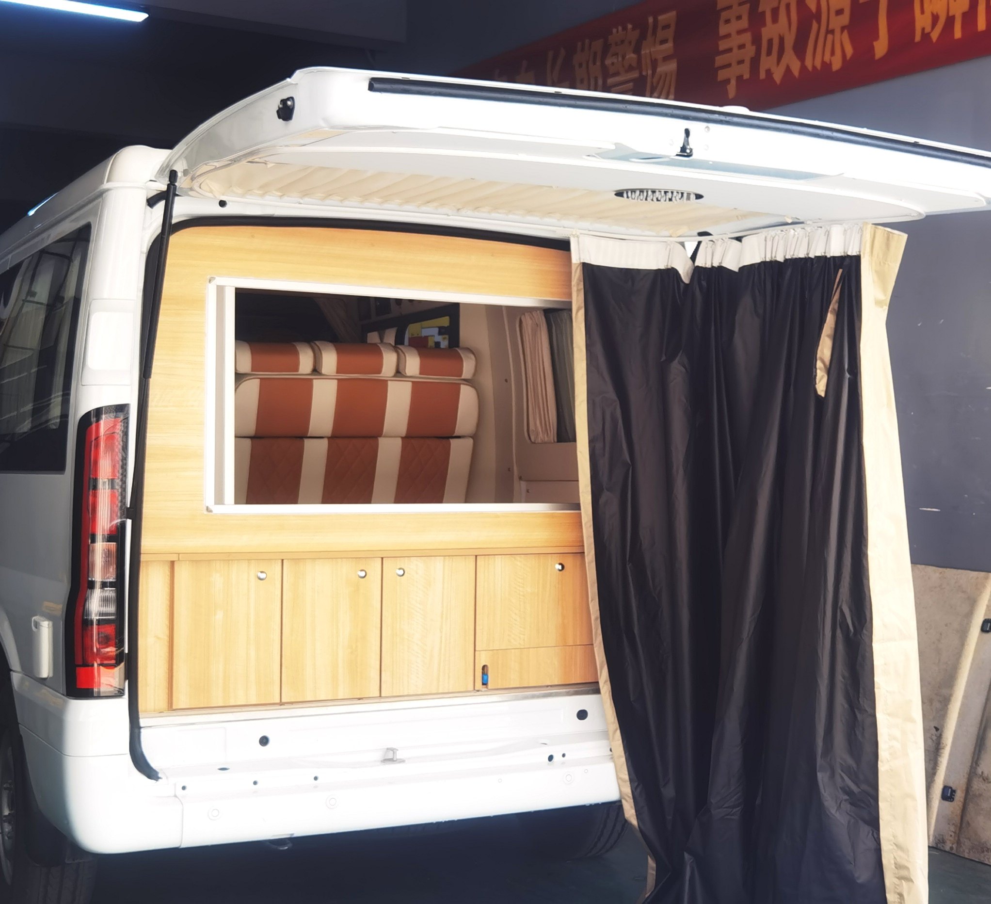 Jiangling Fushun Quanshun Dato - Outdoor Camping Toilet Tent review and price